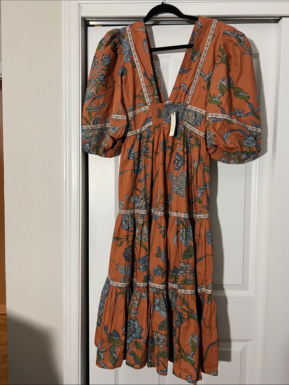 Puff-Sleeve Floral Midi Dress in Rust - Picture 2 of 4